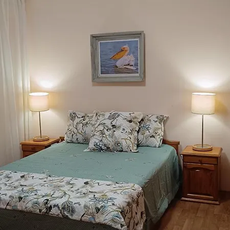 Wild Lakes بورغاس